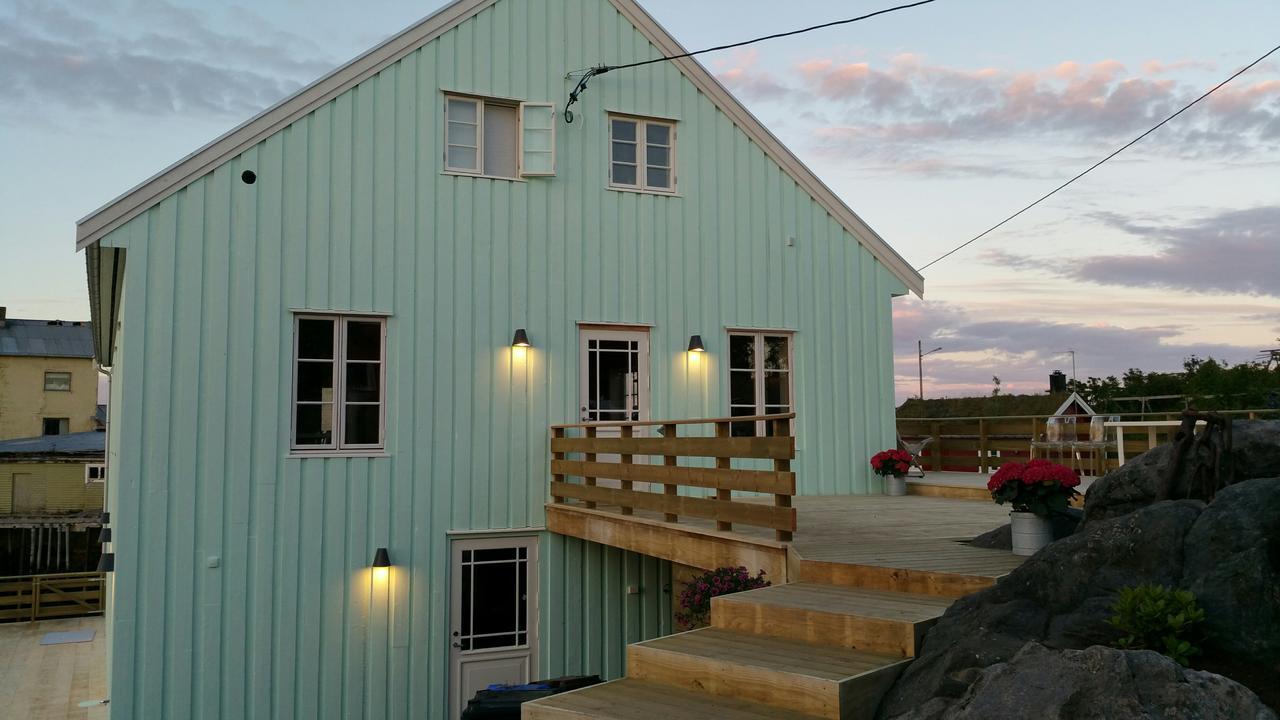 Lysvoldbrygga Bed & Breakfast Henningsvaer Bagian luar foto