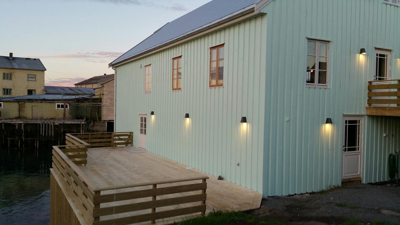 Lysvoldbrygga Bed & Breakfast Henningsvaer Bagian luar foto
