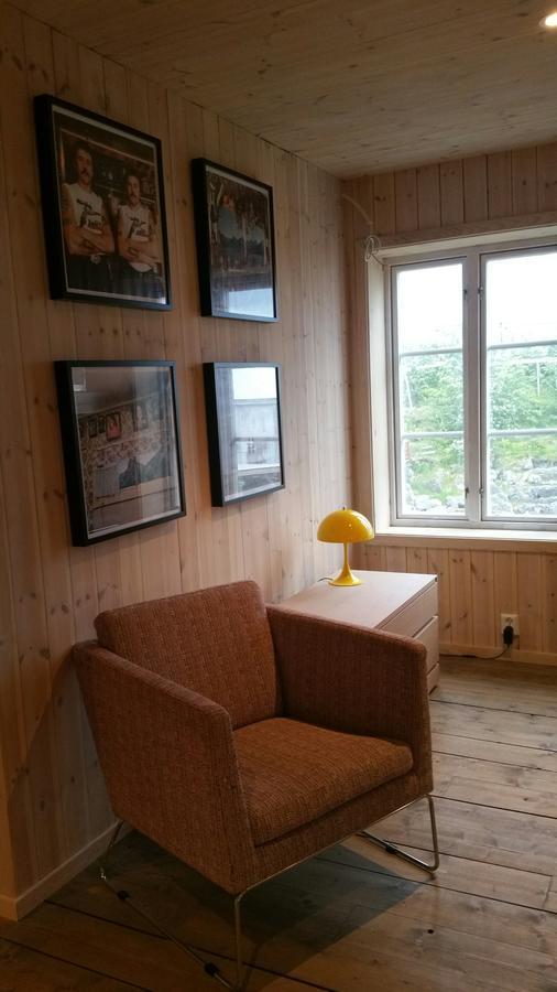 Lysvoldbrygga Bed & Breakfast Henningsvaer Bagian luar foto