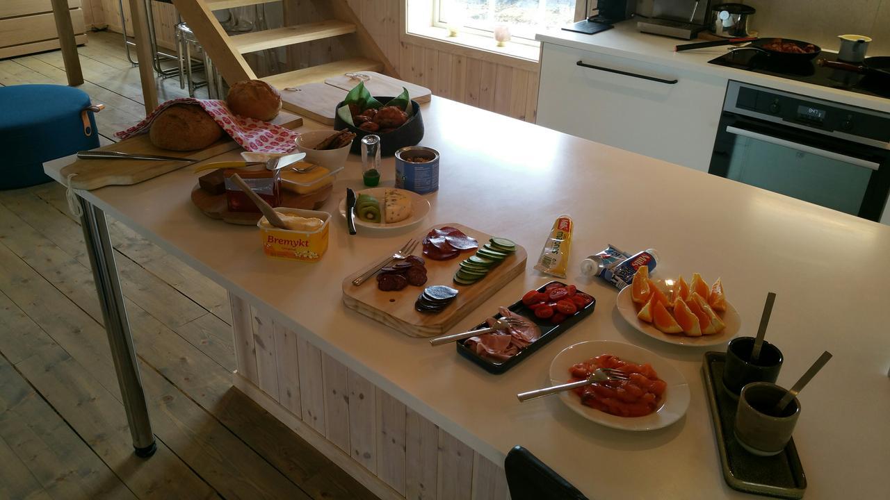 Lysvoldbrygga Bed & Breakfast Henningsvaer Bagian luar foto