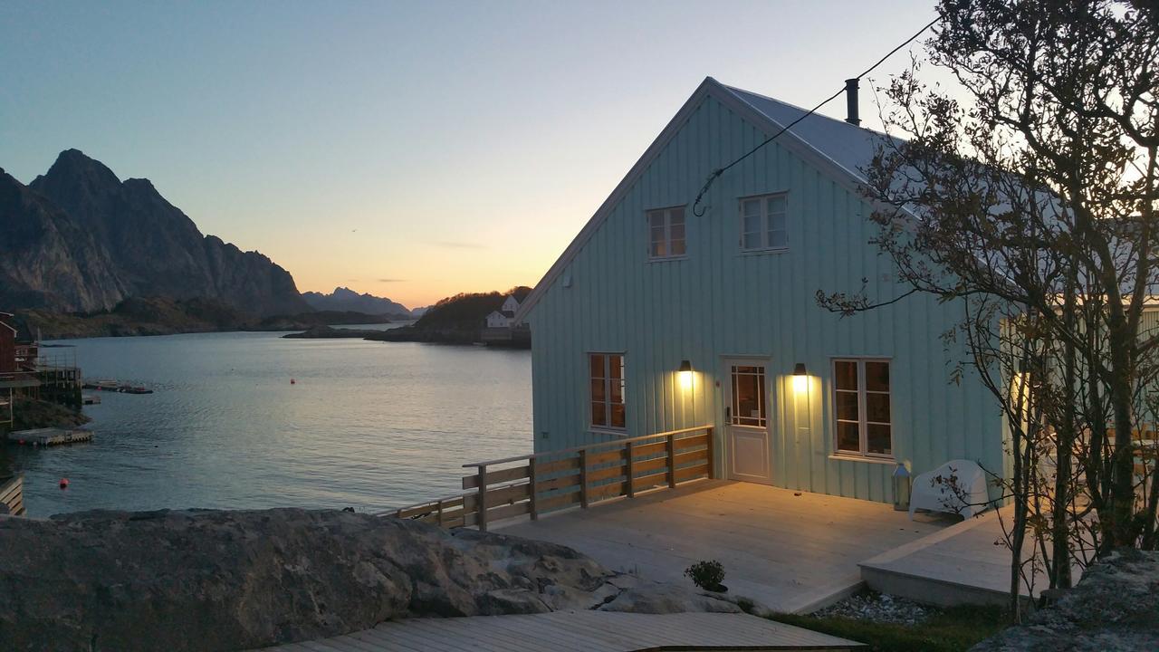Lysvoldbrygga Bed & Breakfast Henningsvaer Bagian luar foto