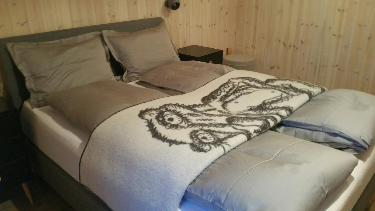 Lysvoldbrygga Bed & Breakfast Henningsvaer Bagian luar foto