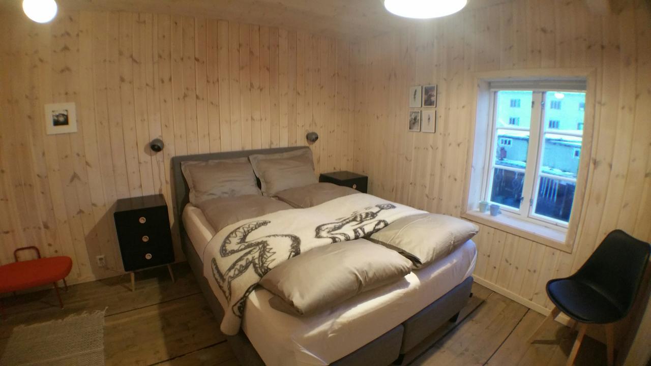 Lysvoldbrygga Bed & Breakfast Henningsvaer Bagian luar foto