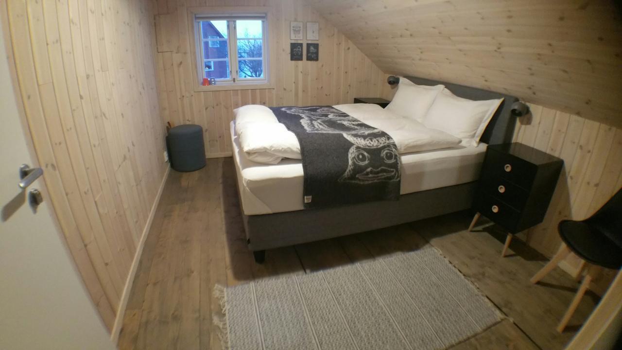 Lysvoldbrygga Bed & Breakfast Henningsvaer Bagian luar foto