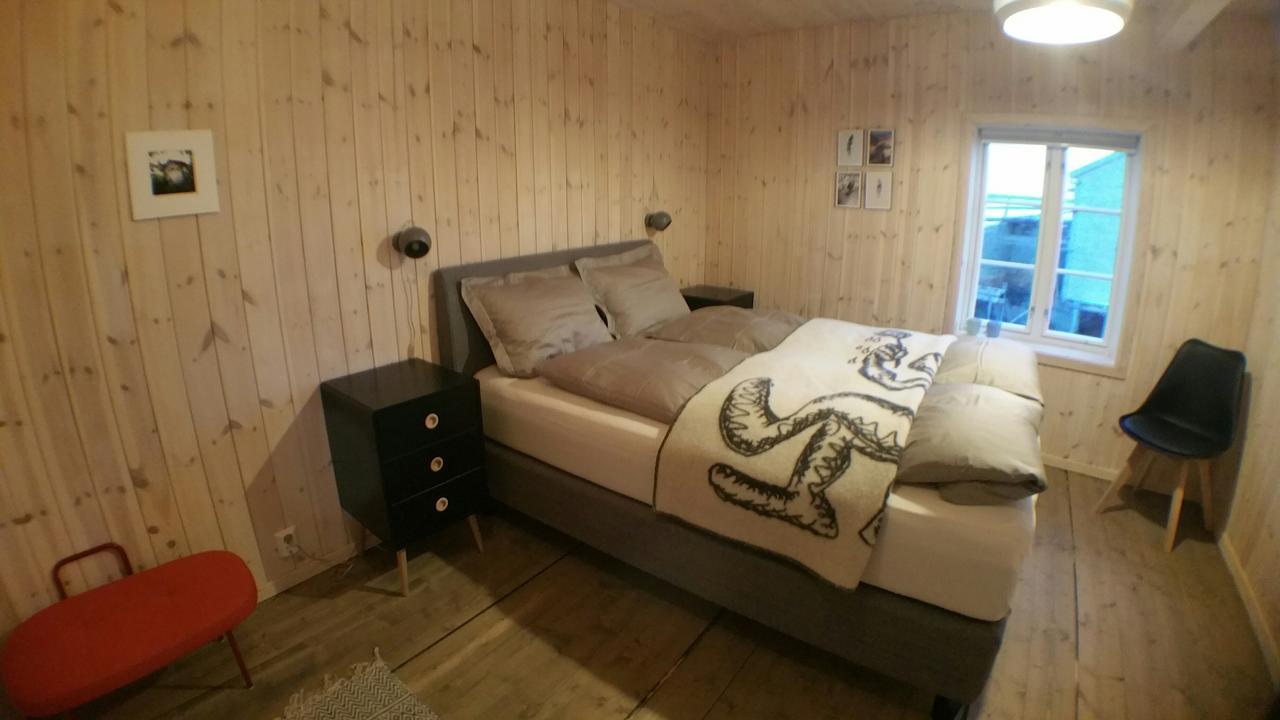 Lysvoldbrygga Bed & Breakfast Henningsvaer Bagian luar foto